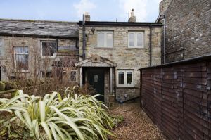 craggley cottage hut 15.jpg